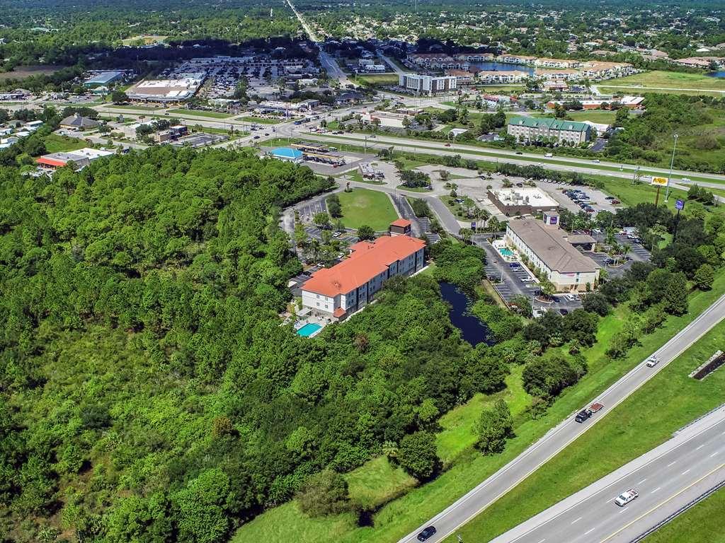 Comfort Inn & Suites Port Charlotte-Punta Gorda Servicios foto